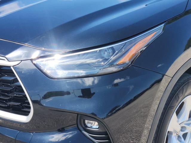 Used 2024 Toyota Highlander LE AWD/4WD image 6