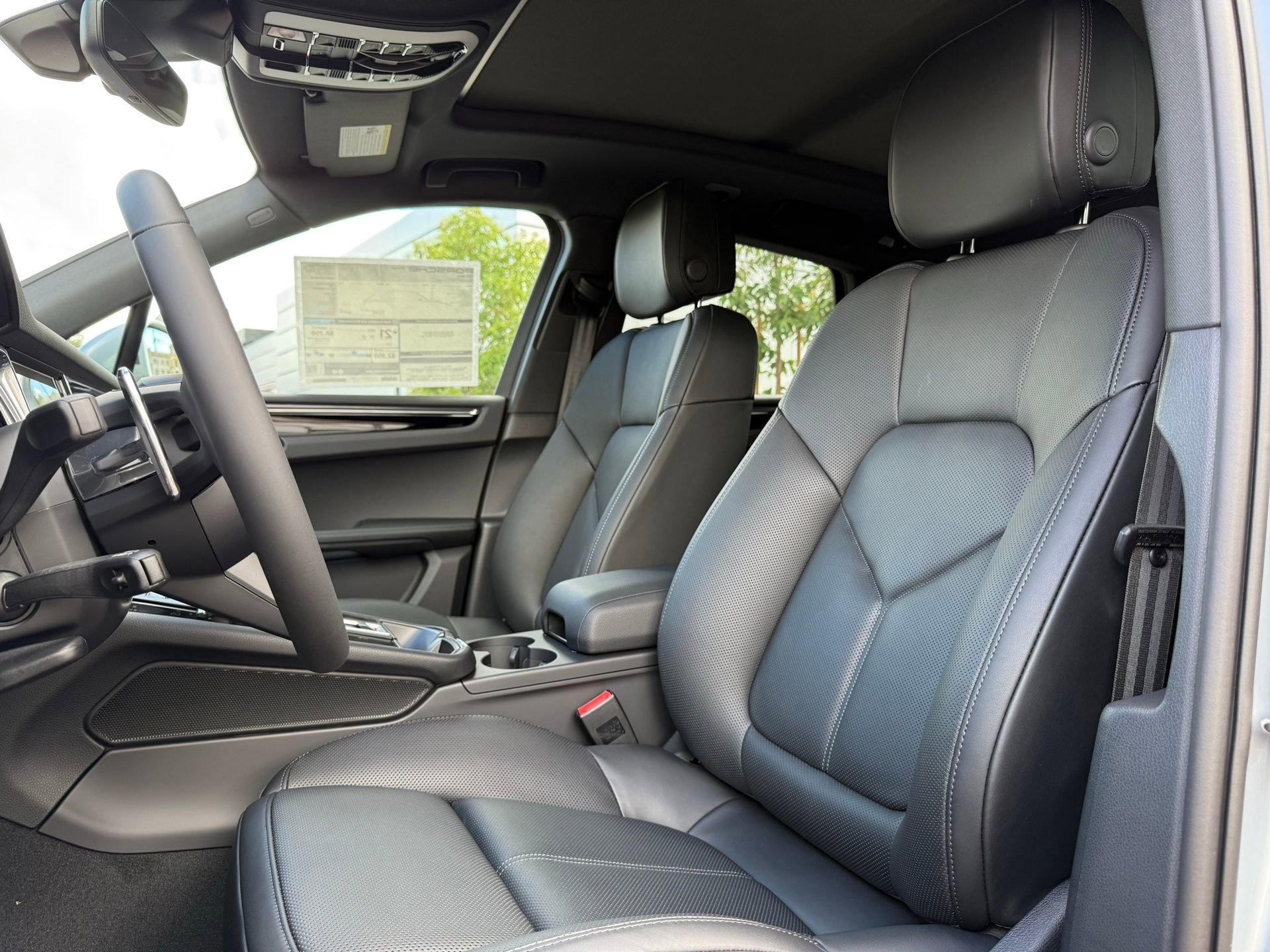 Used 2026 Porsche Macan image 5