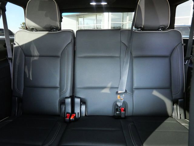 Used 2023 GMC Yukon XL SLT w/ SLT Premium Package image 15