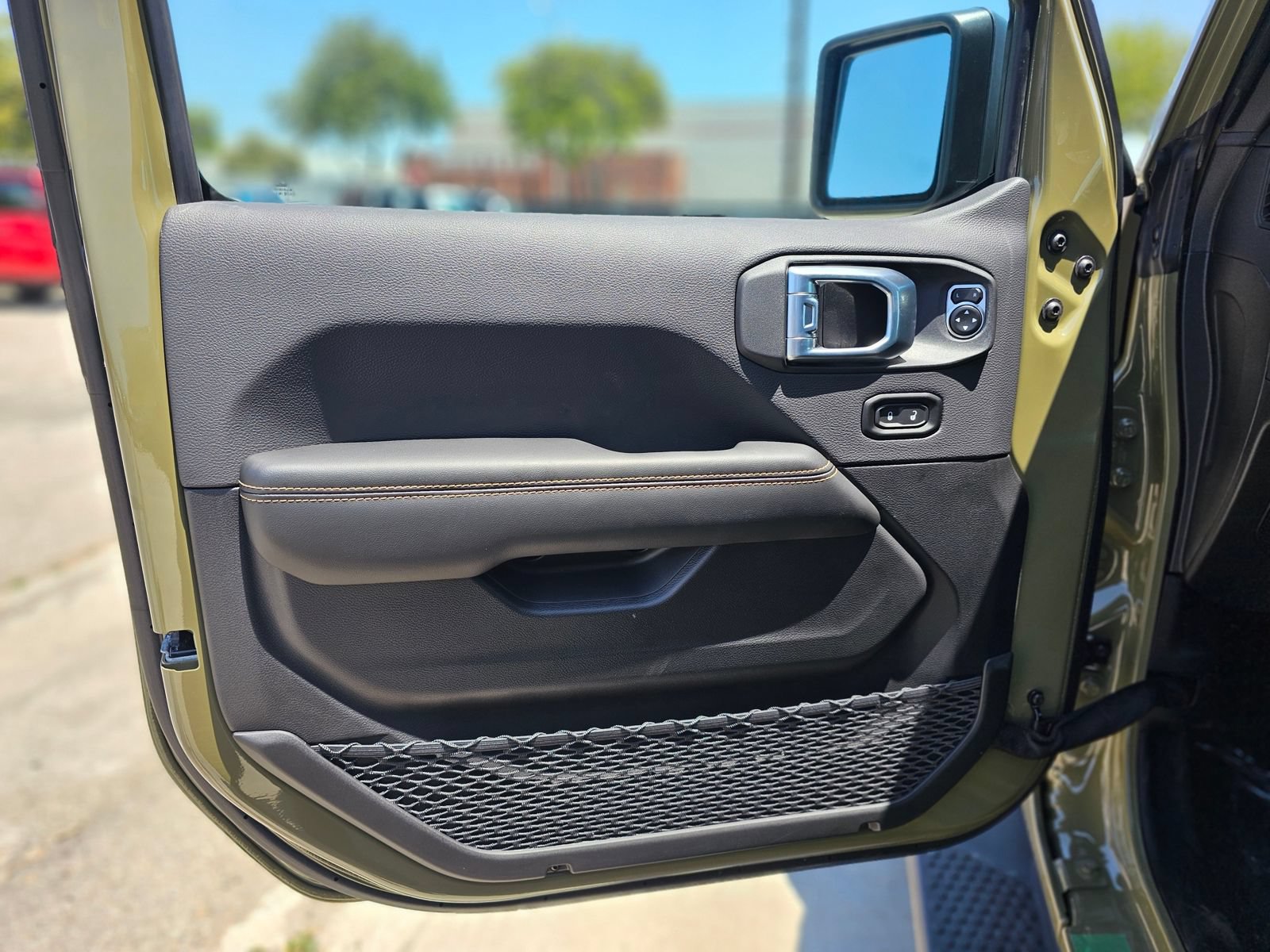 New 2026 Jeep Wrangler Unlimited Sahara w/ Safety Group AWD/4WD image 20