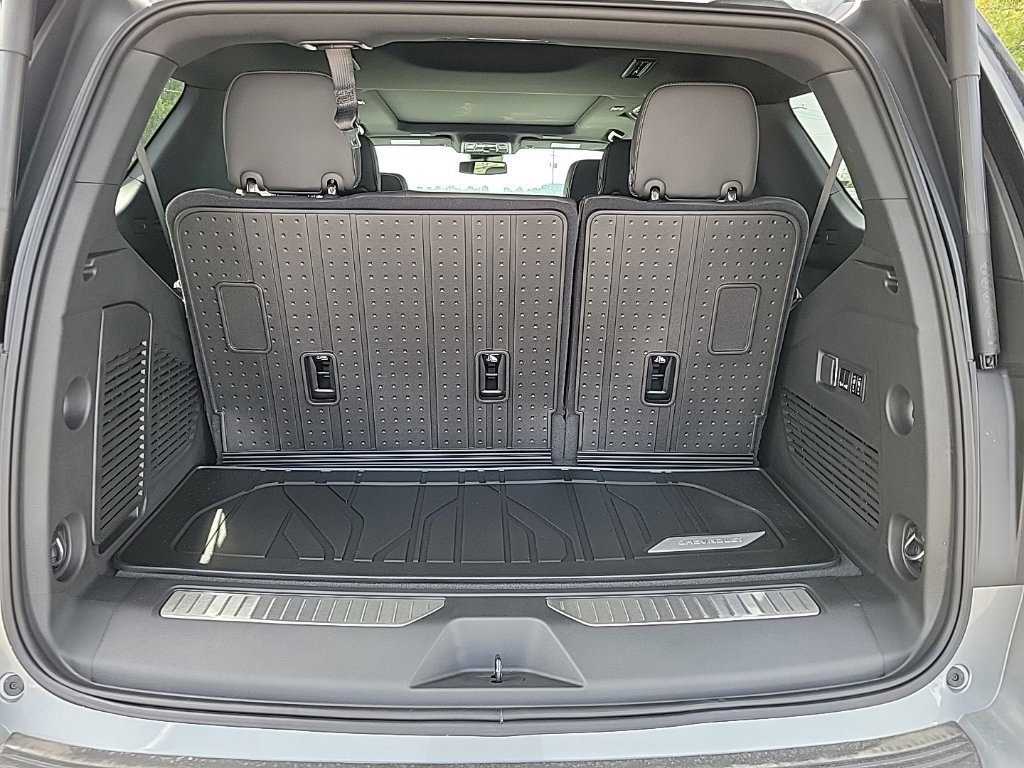 New 2026 Chevrolet Tahoe Premier w/ Sun And Tow Package AWD/4WD image 8