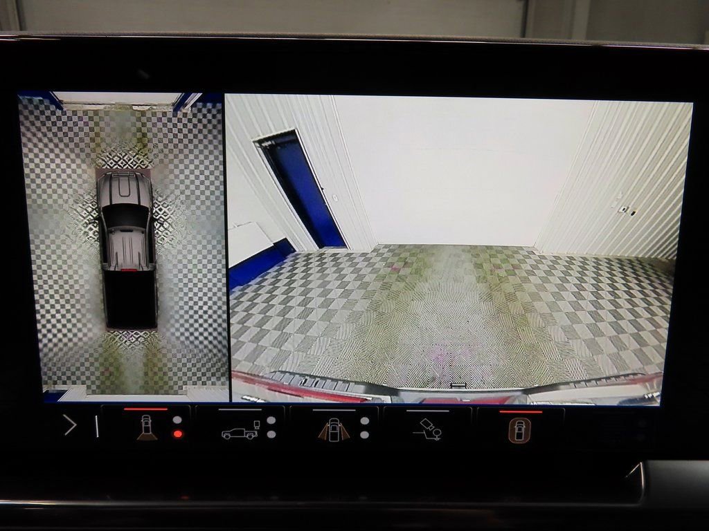 Used 2024 GMC Sierra 2500 SLT w/ SLT Premium Package image 16