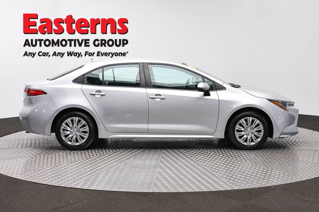 Used 2022 Toyota Corolla LE FWD image 4