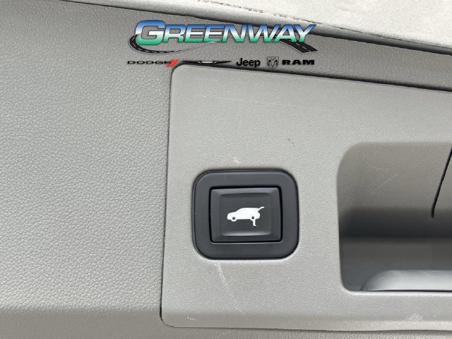 Used 2017 Cadillac XT5 Premium Luxury FWD image 10