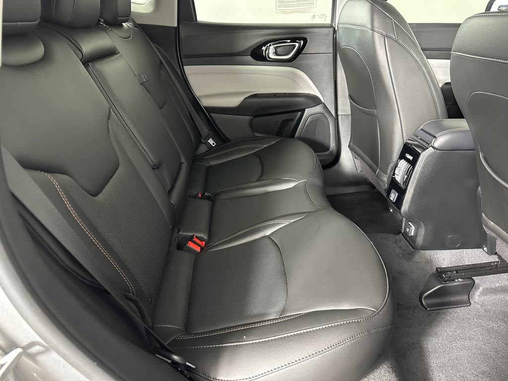 Used 2022 Jeep Compass Limited AWD/4WD image 25