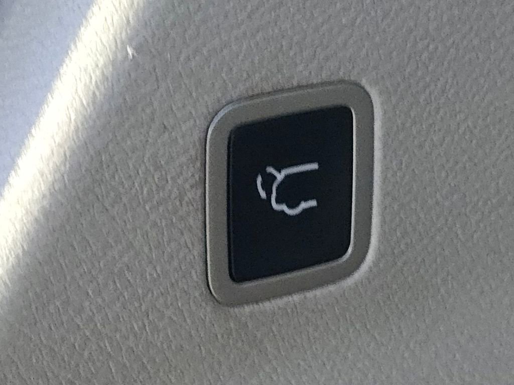 Used 2022 Chrysler Pacifica Touring-L image 18