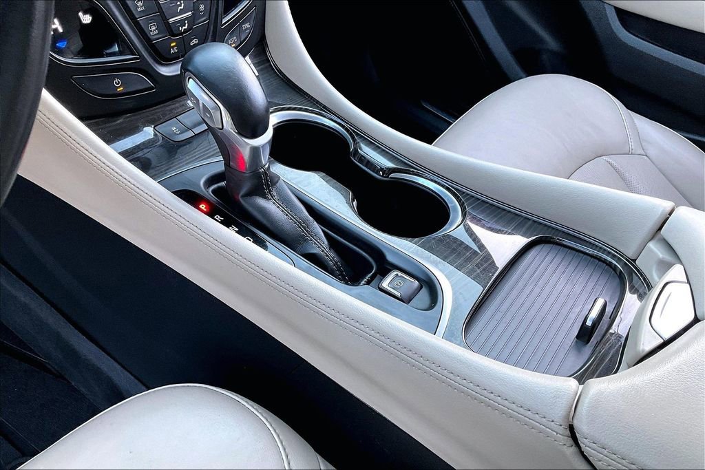 Used 2019 Buick Envision Essence image 19