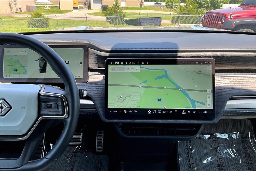 Used 2024 Rivian R1S Adventure AWD/4WD image 11