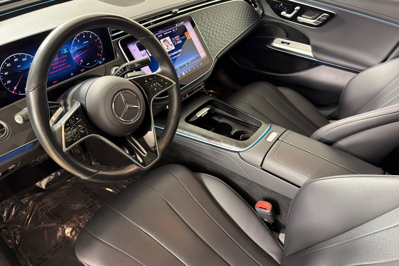 Used 2025 Mercedes-Benz E 350 Sedan w/ Winter Package image 9