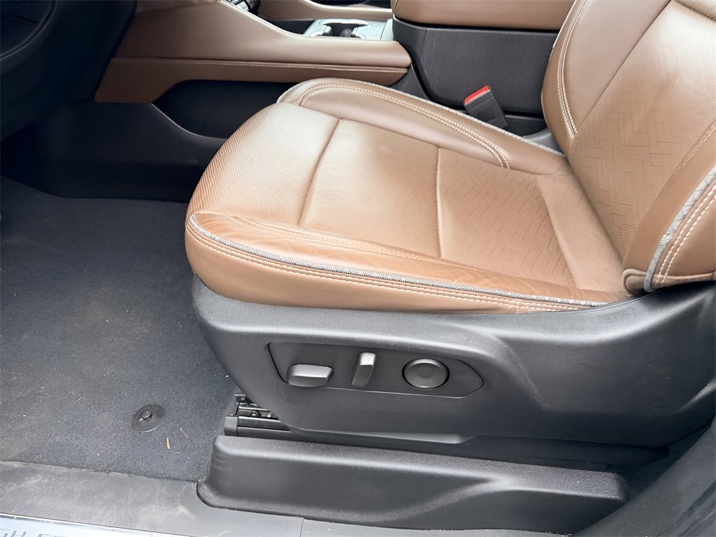 Used 2023 Chevrolet Tahoe High Country w/ Advanced Technology Package image 15