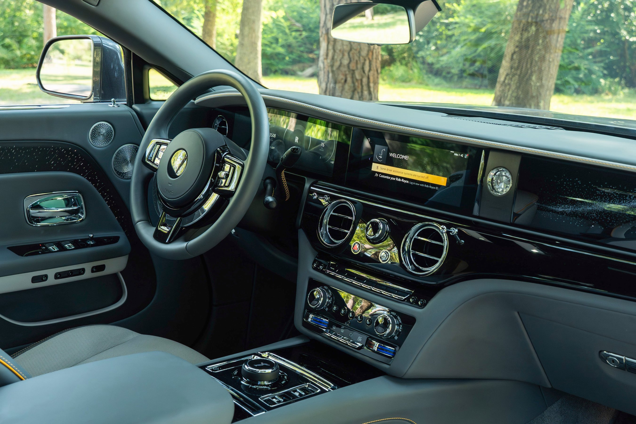 Used 2025 Rolls-Royce Spectre w/ Spectre Launch Package image 2