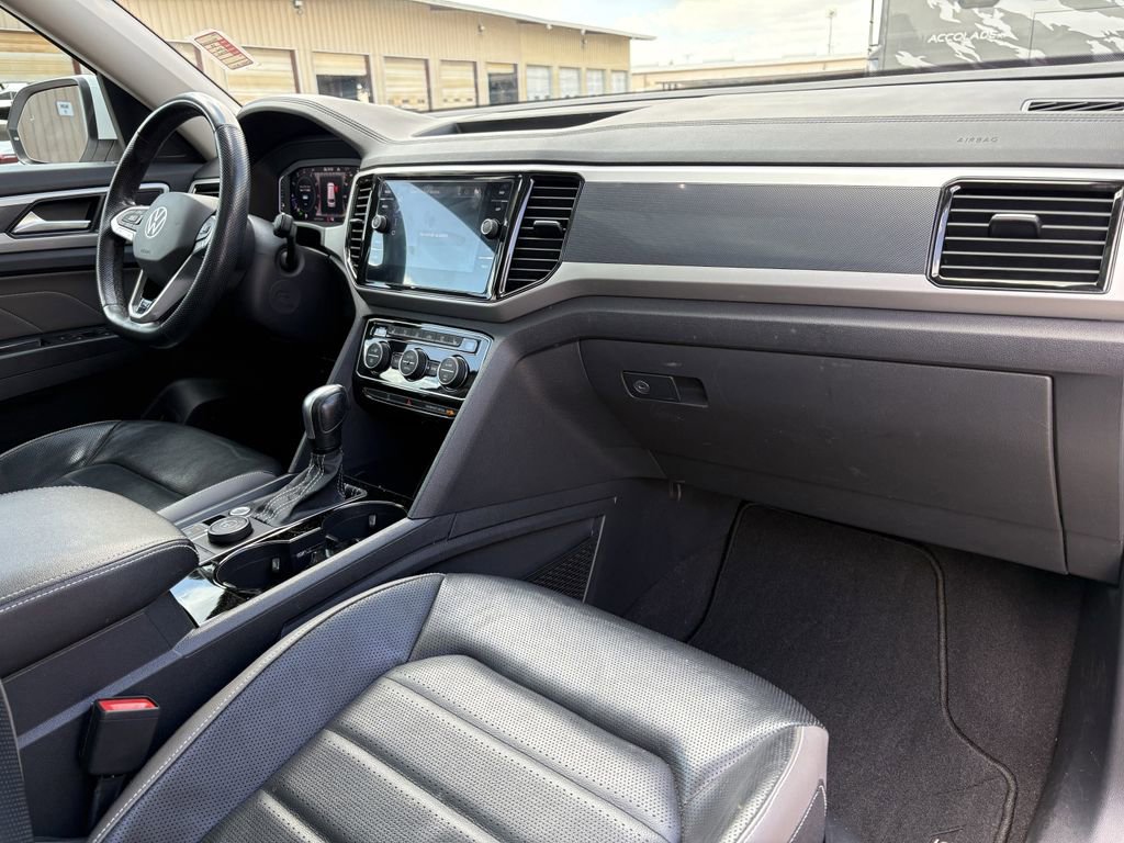 Used 2022 Volkswagen Atlas SEL Premium image 29