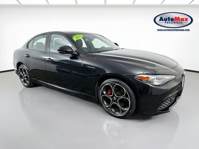 Used 2023 Alfa Romeo Giulia Veloce AWD/4WD image 1