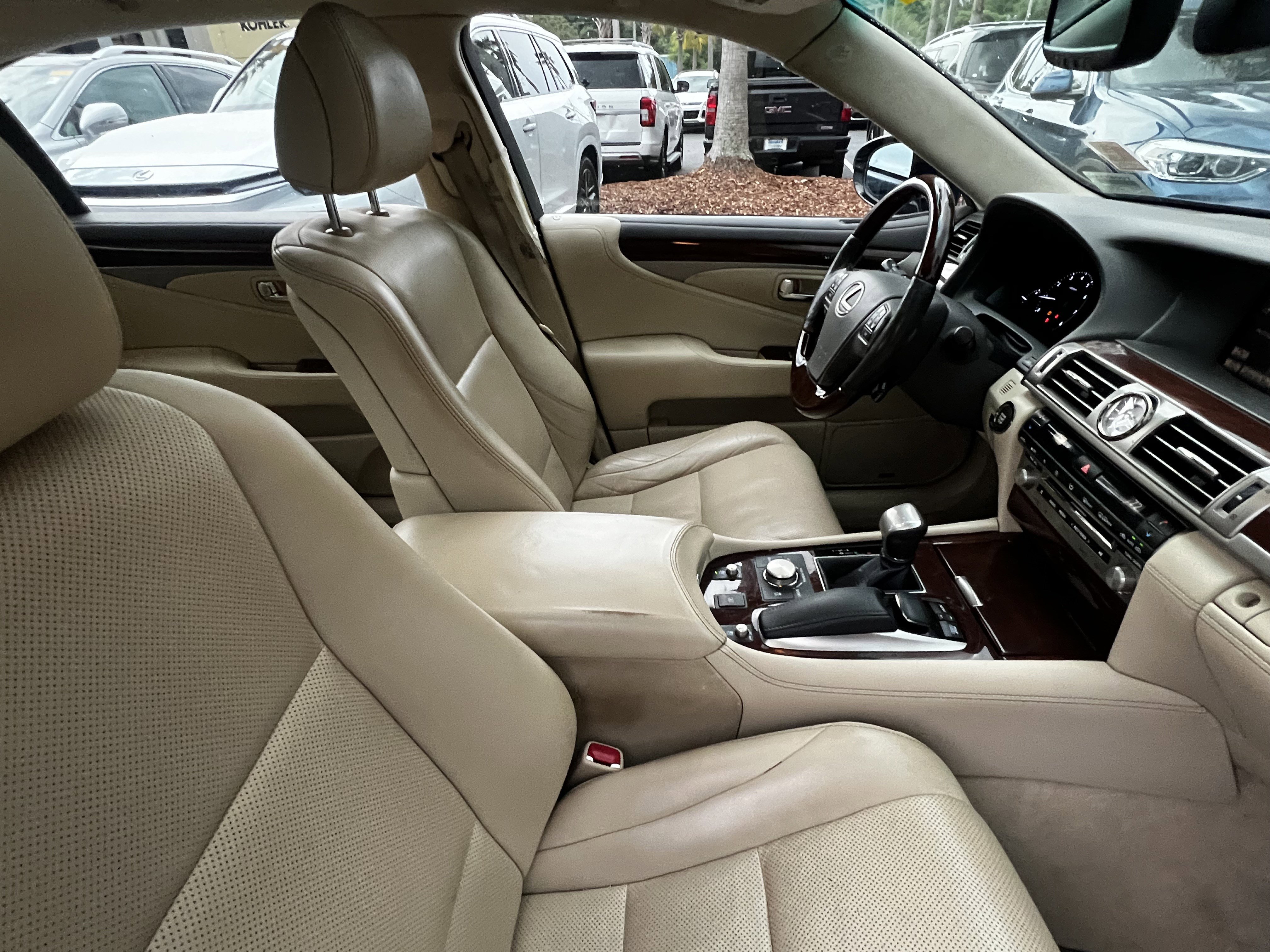 Used 2013 Lexus LS 460 L w/ Preferred Accessory Package RWD image 47