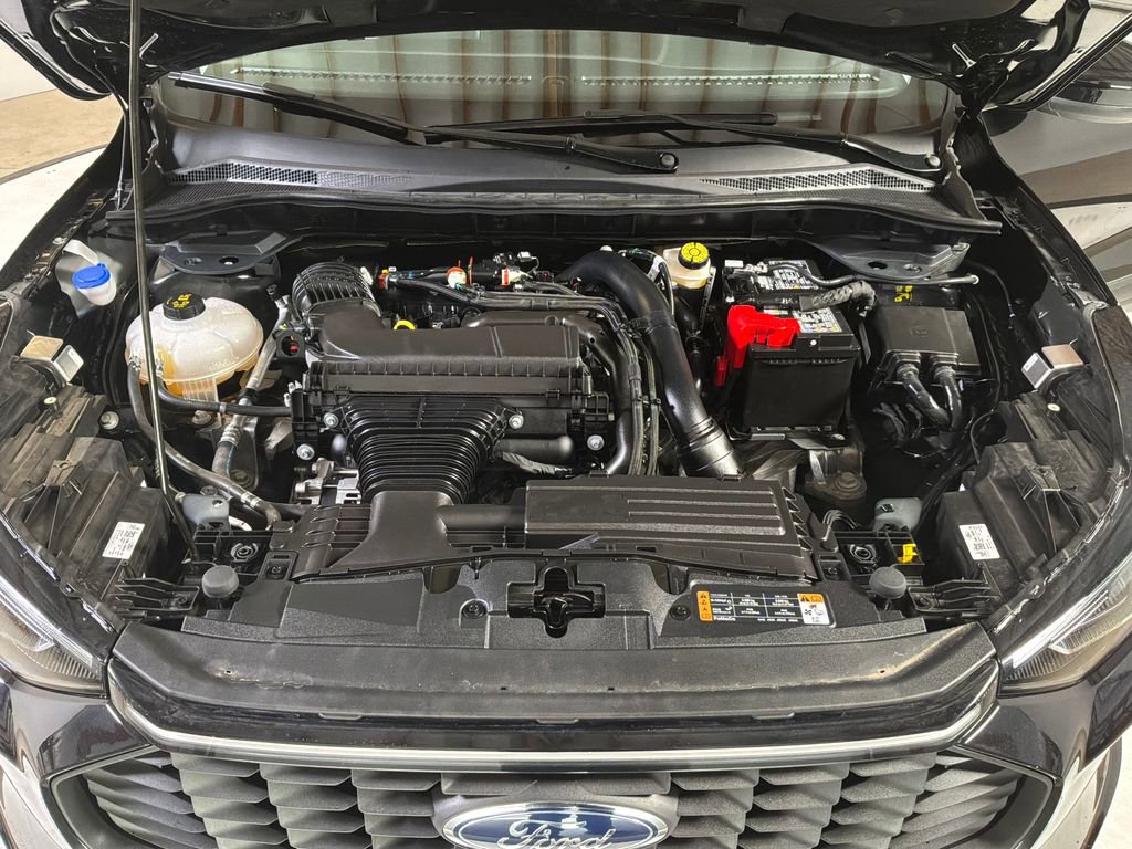 Used 2025 Ford Escape Platinum AWD/4WD image 28