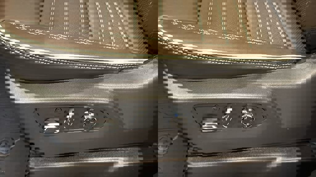 New 2026 GMC Yukon Denali Ultimate w/ LPO, Floor Liner Package image 27