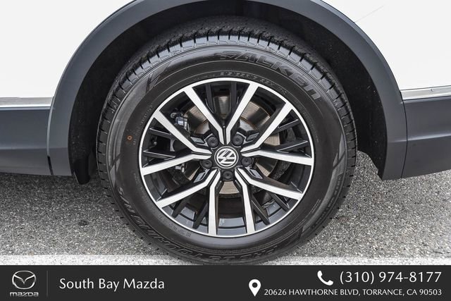 Used 2021 Volkswagen Tiguan SE w/ Panoramic Sunroof Package FWD image 10