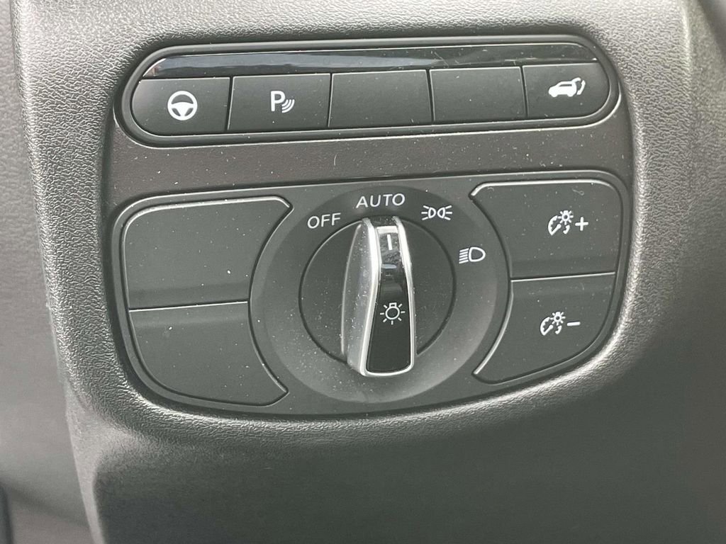 Used 2025 INFINITI QX50 Pure image 17