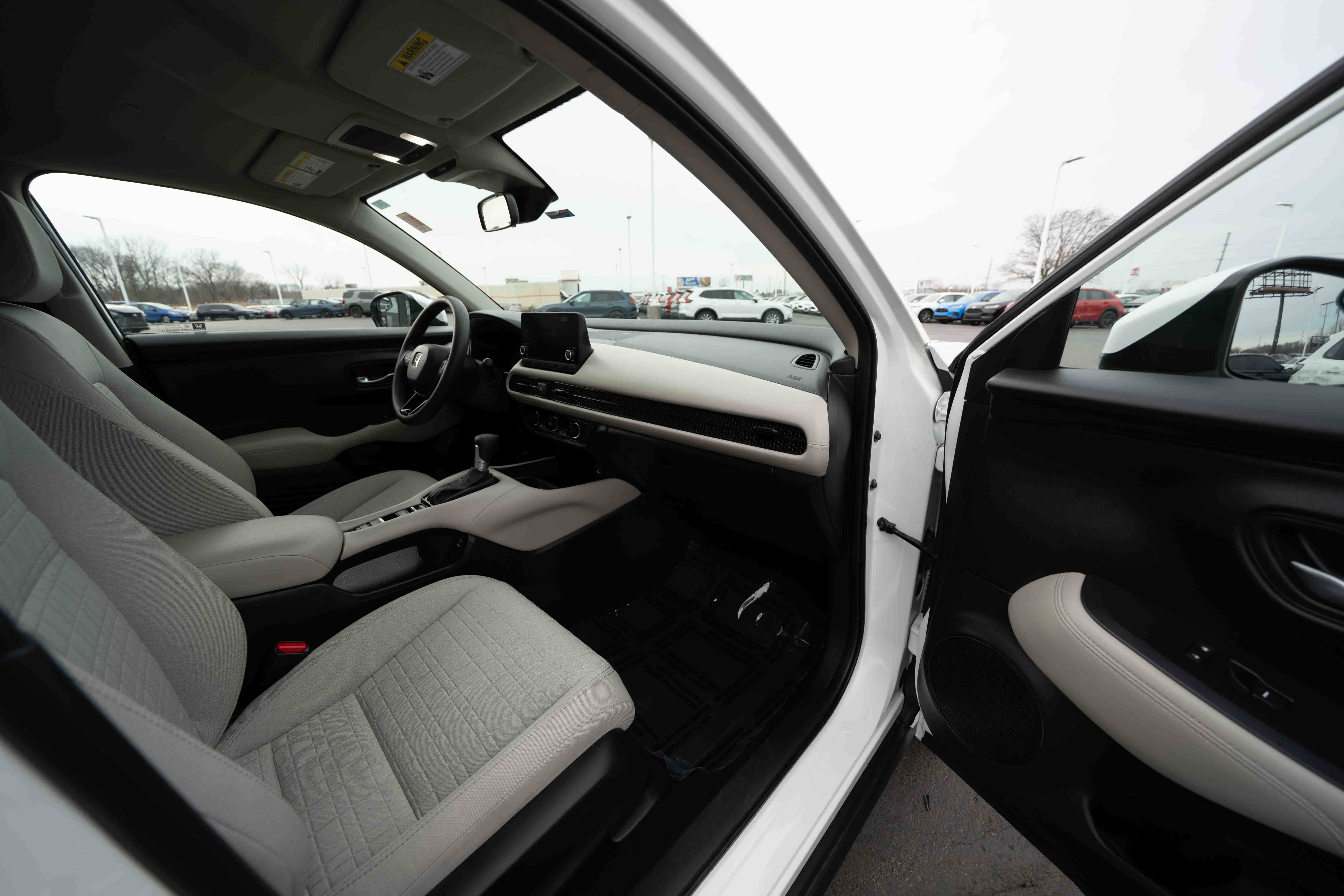 Used 2025 Honda HR-V LX image 26