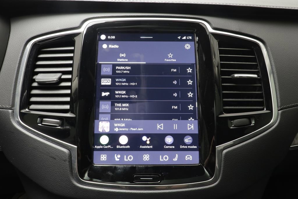 Used 2023 Volvo XC90 B6 Ultimate w/ Protection Package Premier image 10