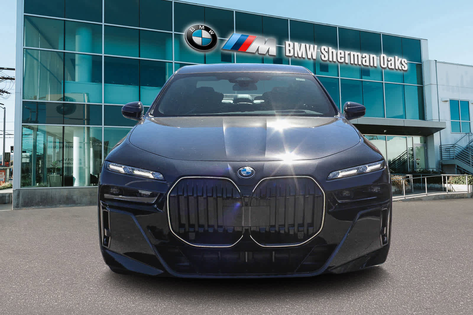 New 2026 BMW 740i w/ Executive Package image 2