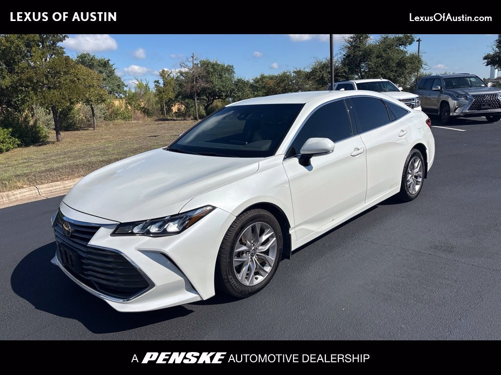 Used 2020 Toyota Avalon XLE FWD image 1