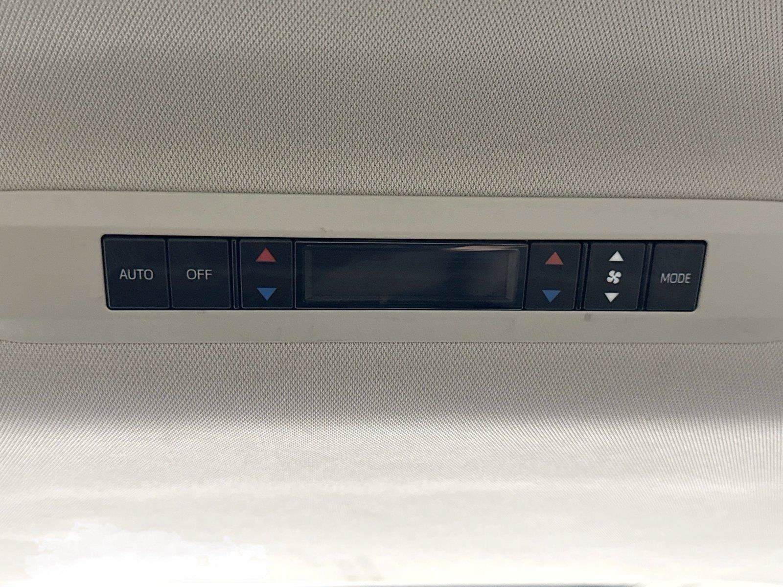 Certified 2024 Toyota Sienna XLE FWD image 36