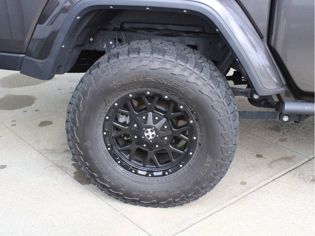 Used 2022 Jeep Gladiator Sport AWD/4WD image 10
