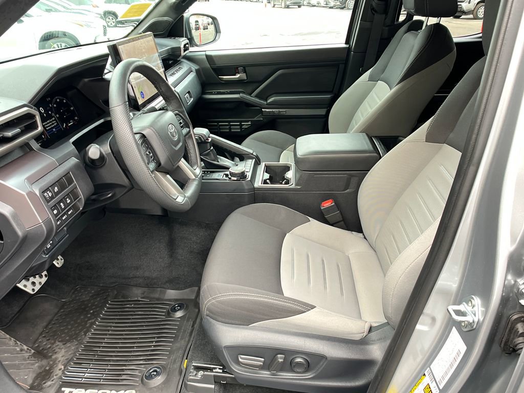 Used 2025 Toyota Tacoma TRD Sport w/ TRD Sport Upgrade Package image 9