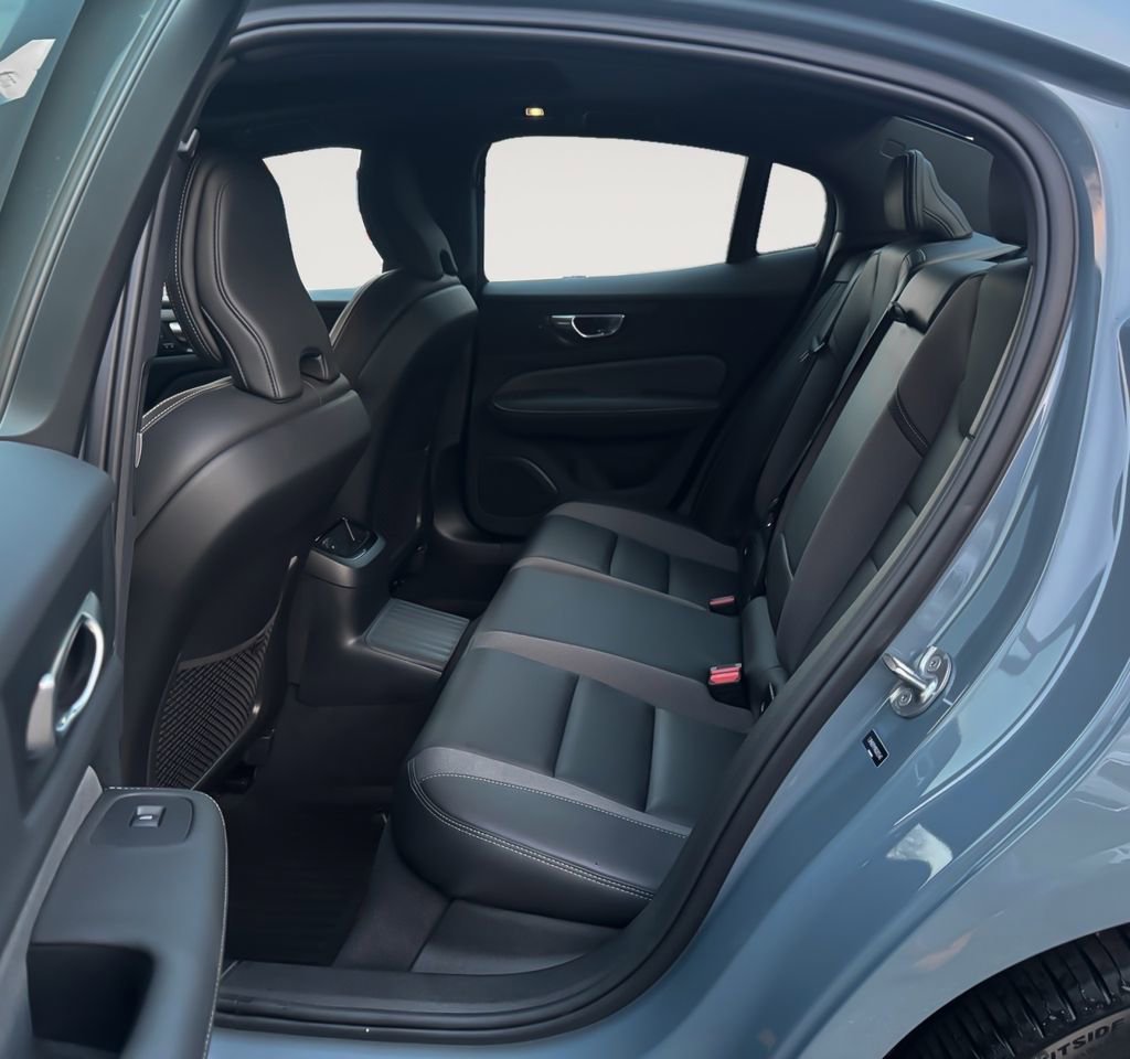 Used 2024 Volvo S60 T8 Ultimate image 13