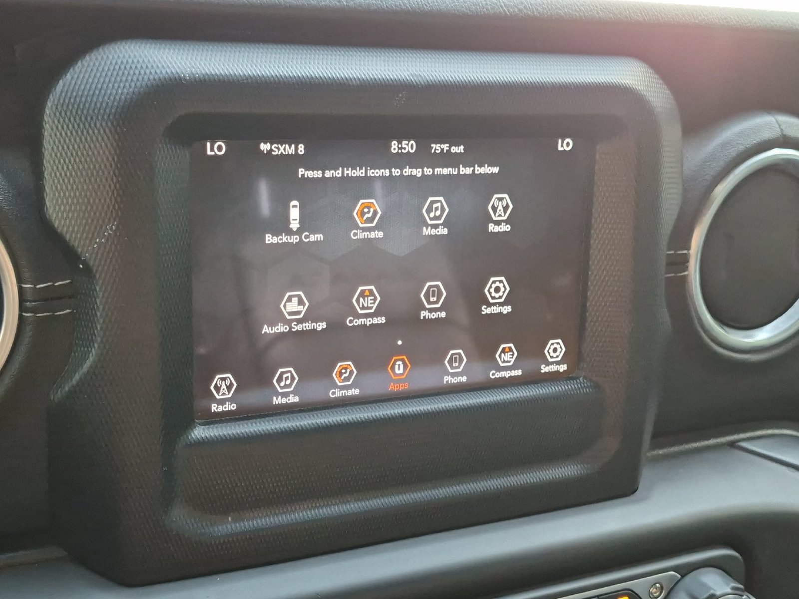 Used 2018 Jeep Wrangler Unlimited Sahara AWD/4WD image 19