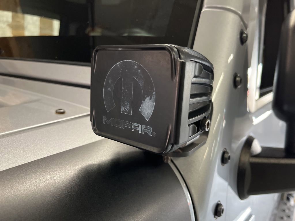 Used 2017 Jeep Wrangler Unlimited Rubicon AWD/4WD image 11