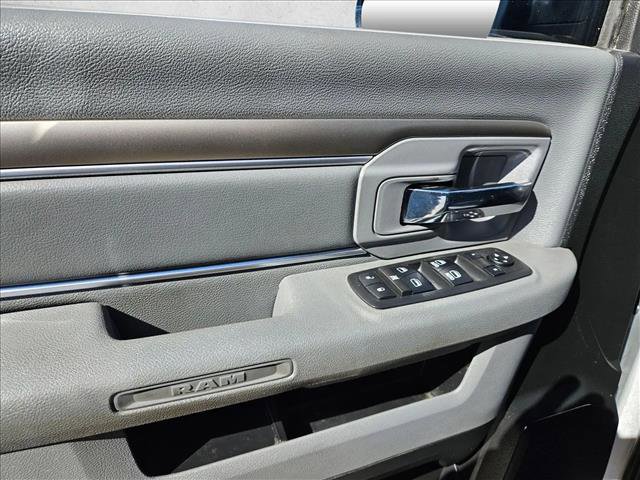 Used 2017 RAM 1500 Classic SLT image 8