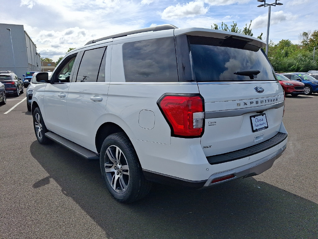 Used 2024 Ford Expedition XLT AWD/4WD image 7