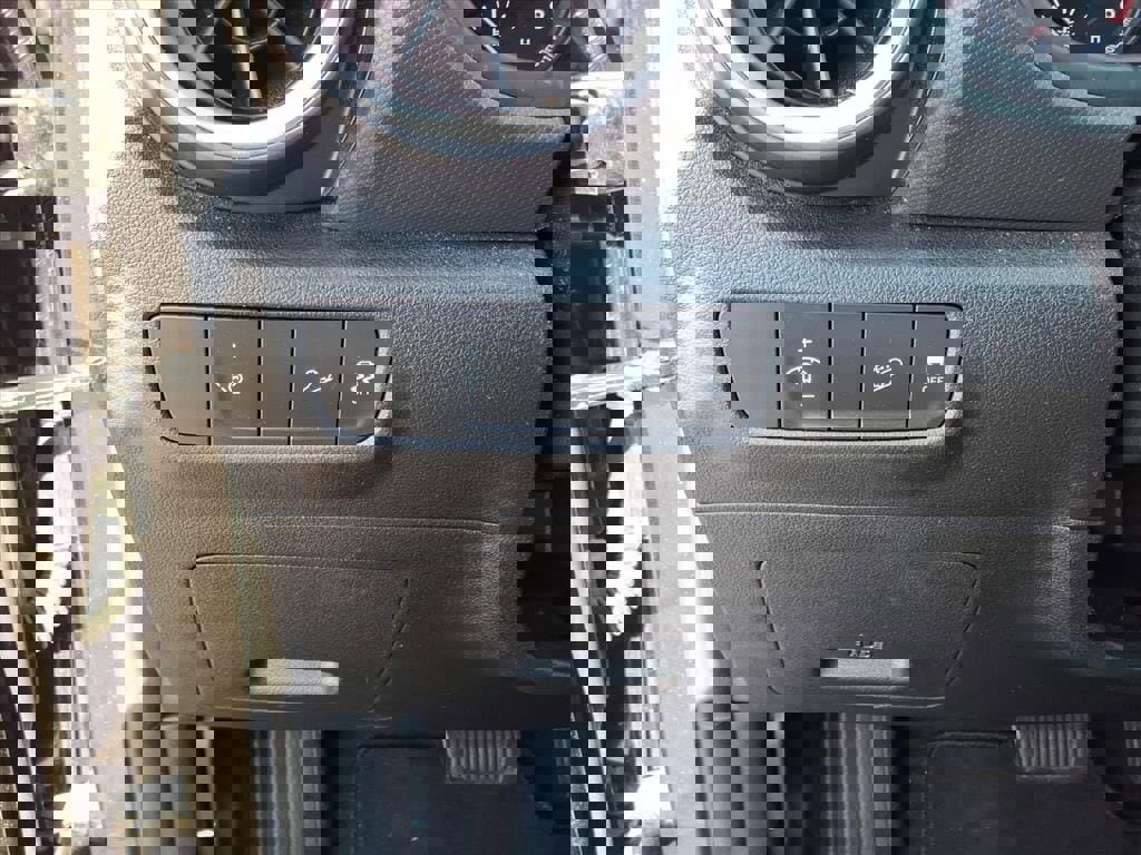 Used 2023 Hyundai Kona SEL image 16