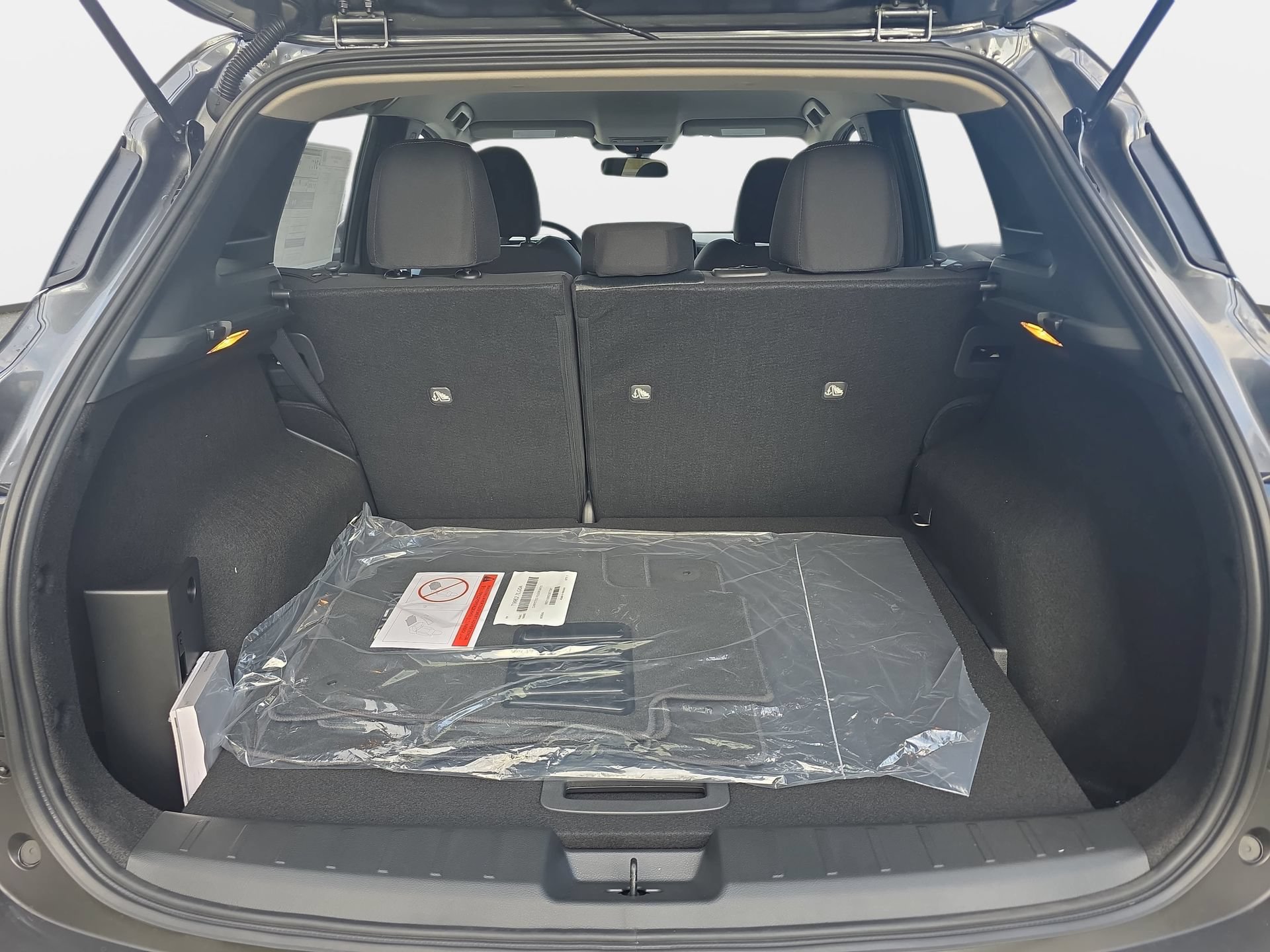 New 2026 Nissan Kicks SV w/ Cold Weather Package FWD image 12