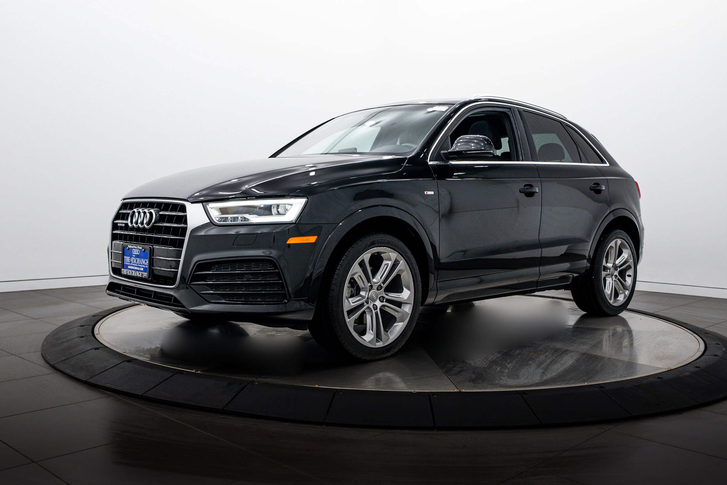 Used 2017 Audi Q3 2.0T Prestige w/ Prestige Package AWD/4WD image 7