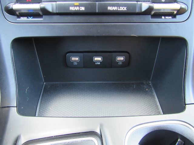 Used 2023 Kia Carnival LX image 57