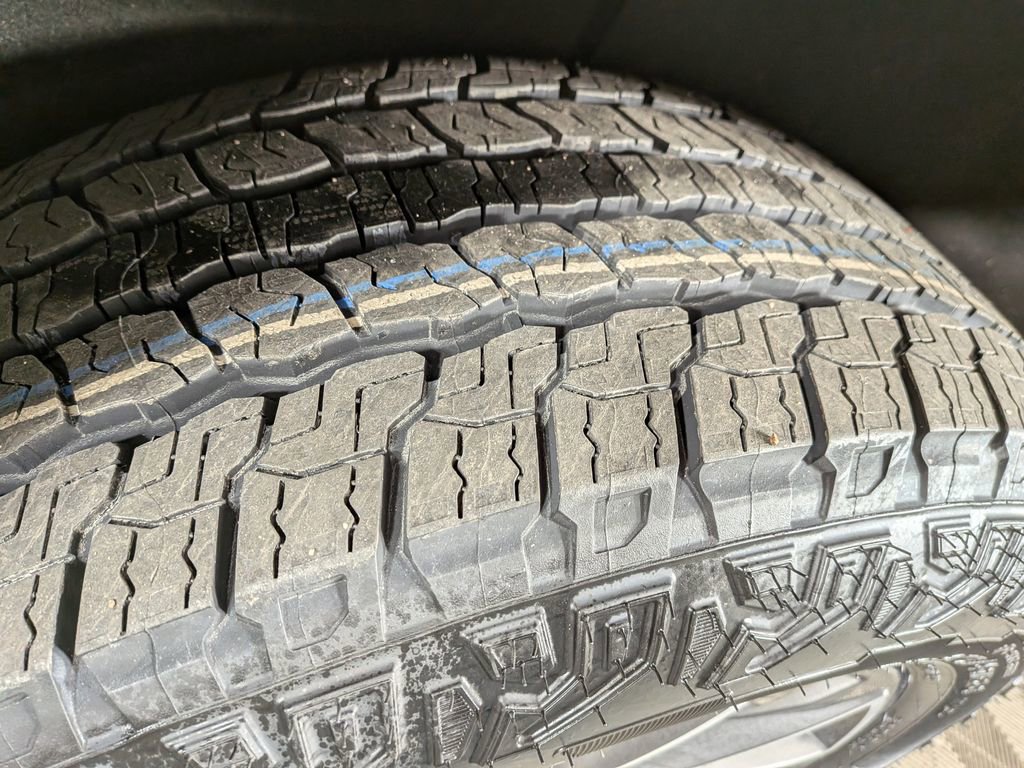 Certified 2024 Chevrolet Tahoe Z71 w/ Luxury Package image 14