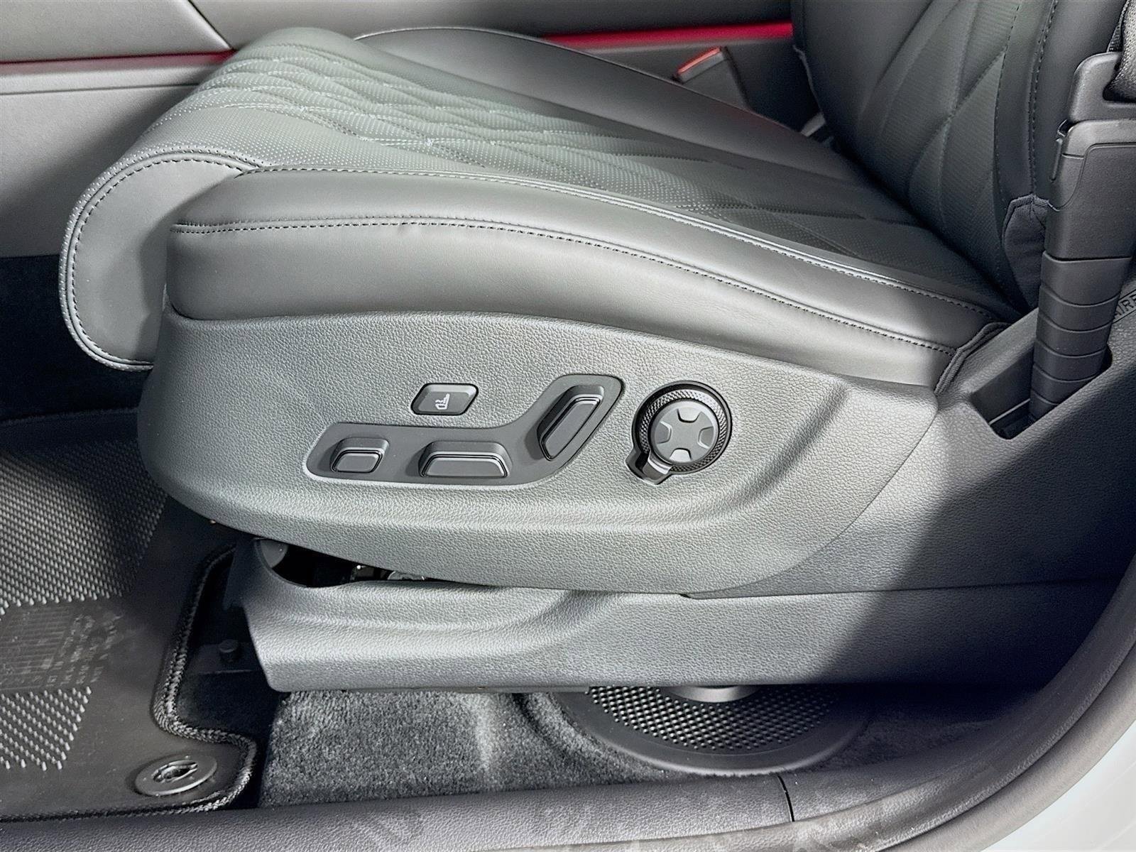 New 2026 Genesis GV80 3.5T e-SC image 22