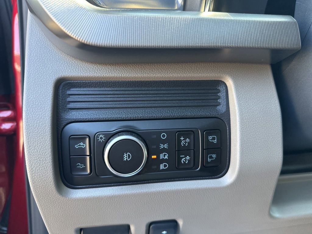 New 2025 Ford F250 Platinum w/ Platinum Plus Package image 17