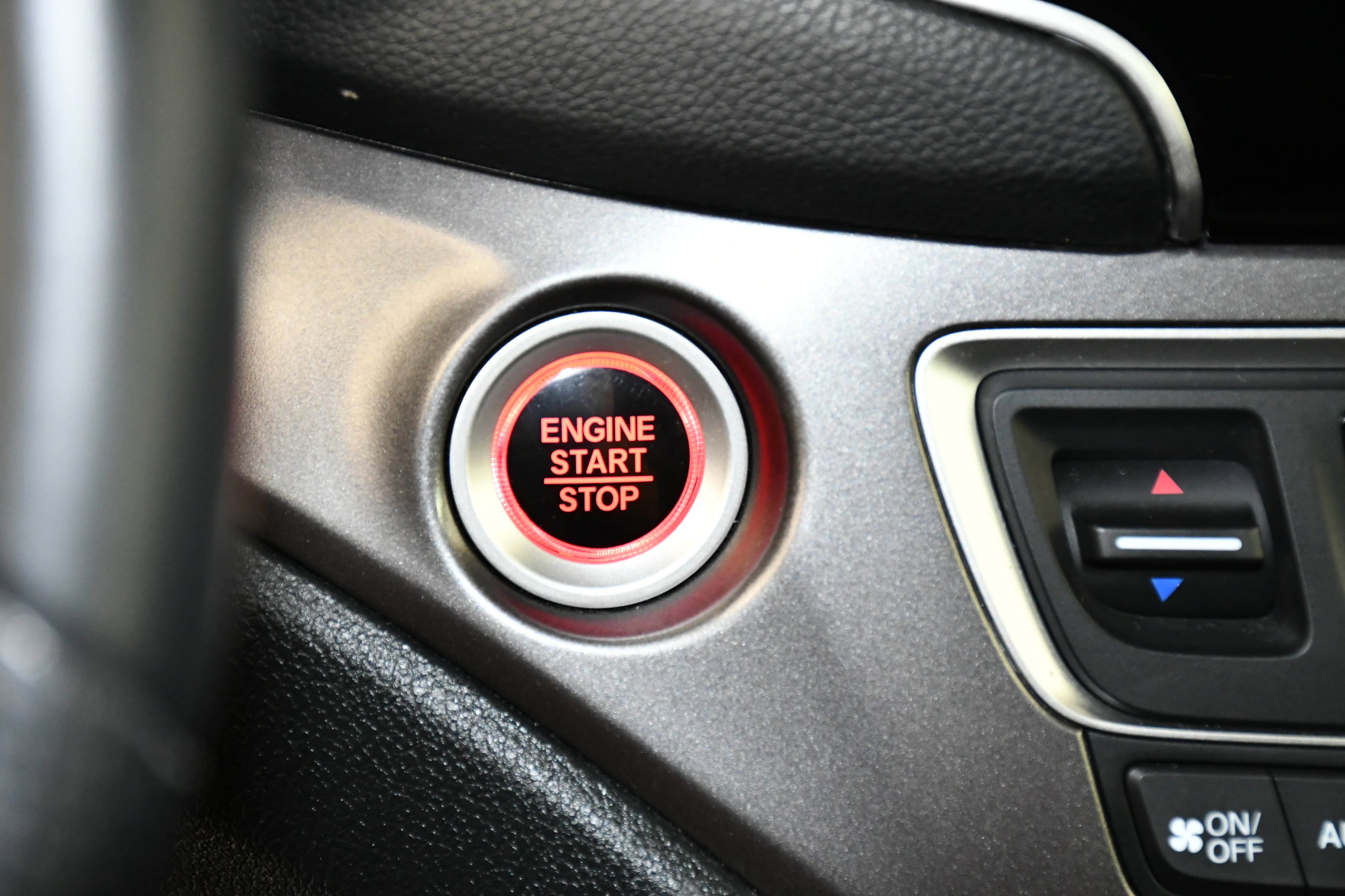Used 2023 Honda Passport EX-L image 25