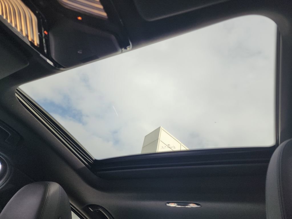 Used 2021 BMW 330i xDrive Sedan w/ Convenience Package image 17