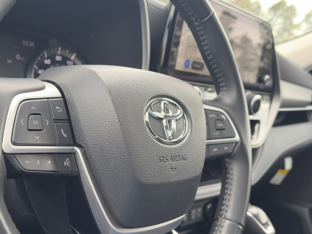Used 2025 Toyota Highlander XLE image 33