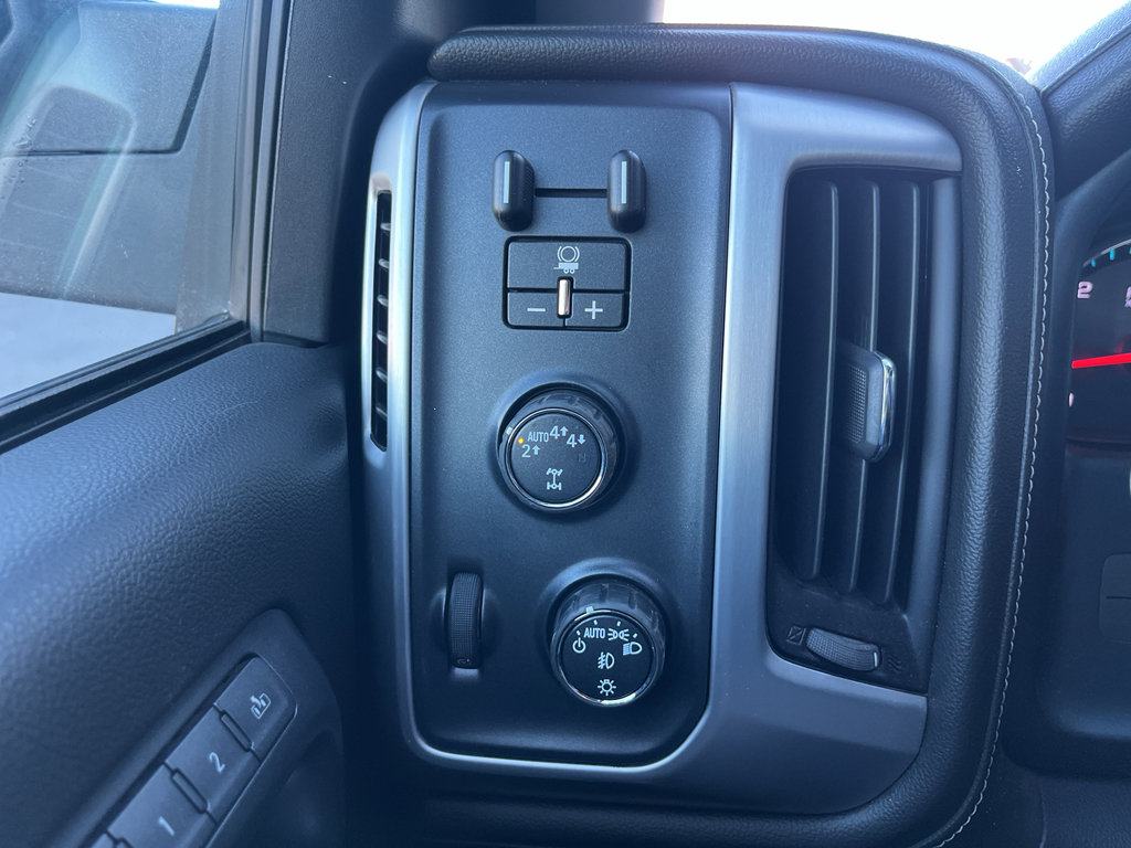 Used 2018 GMC Sierra 1500 SLT w/ SLT Premium Package image 21