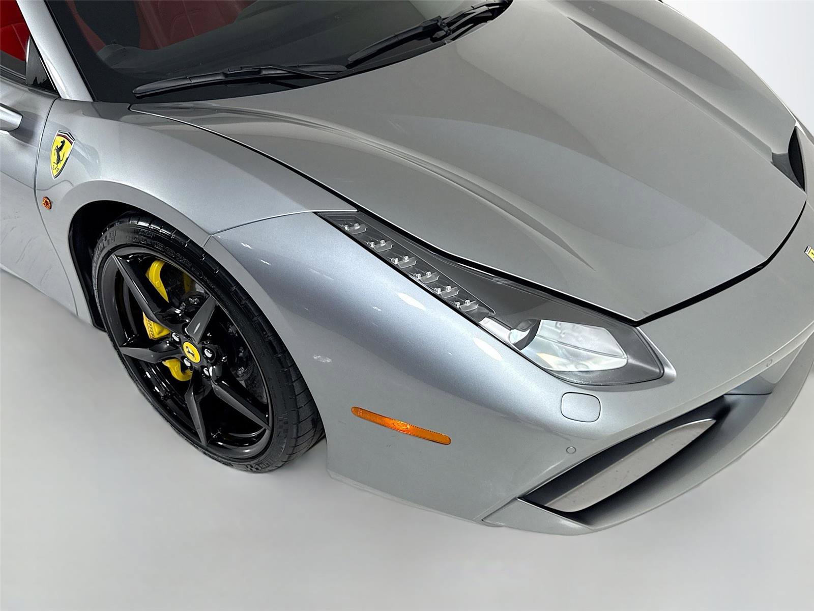 Used 2019 Ferrari 488 Spider RWD image 35