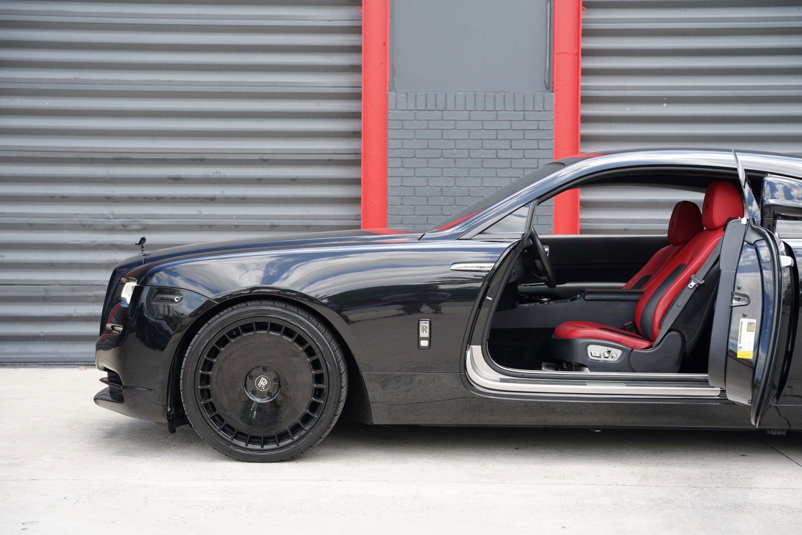 Used 2019 Rolls-Royce Wraith RWD image 3