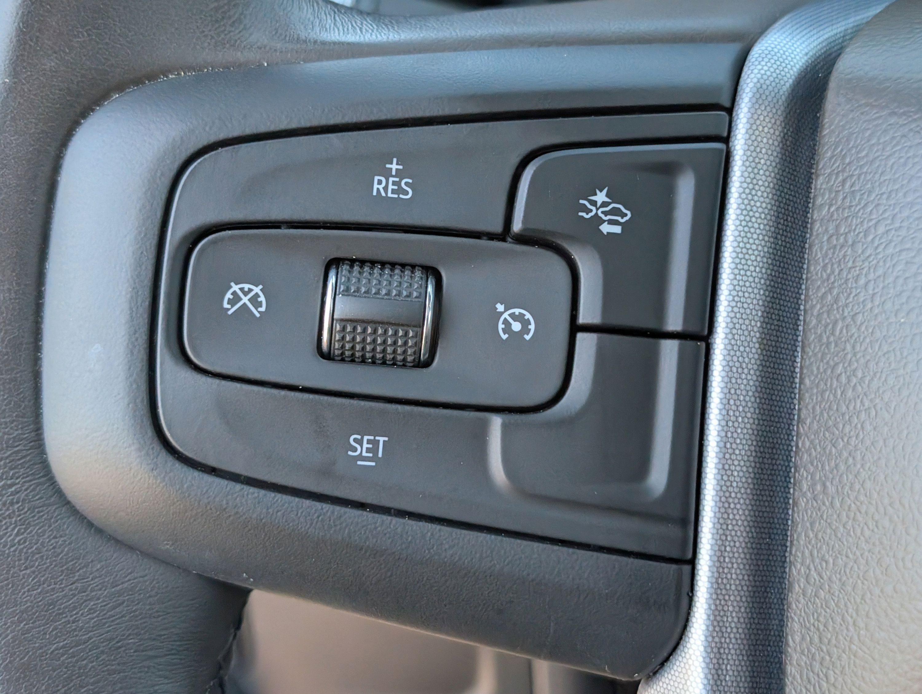 Used 2023 GMC Yukon SLT RWD image 20