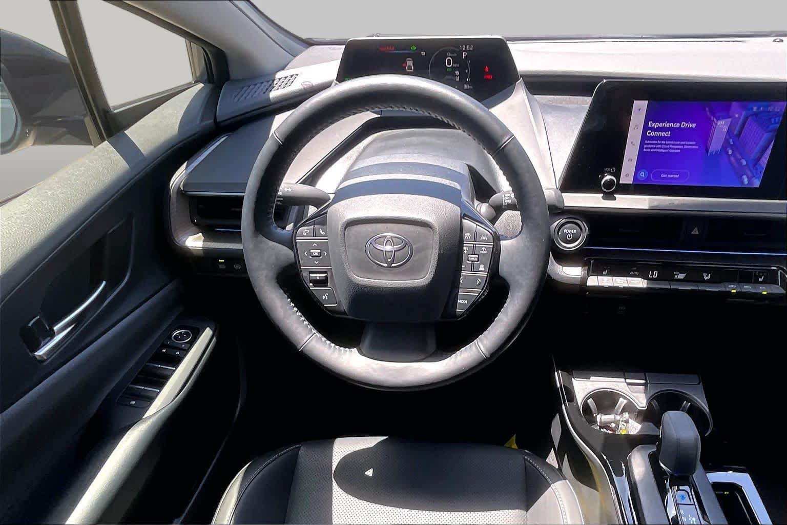 Used 2024 Toyota Prius XLE FWD image 6