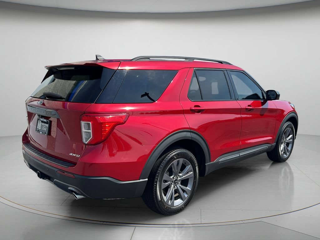 Used 2023 Ford Explorer XLT w/ Equipment Group 202A AWD/4WD image 7